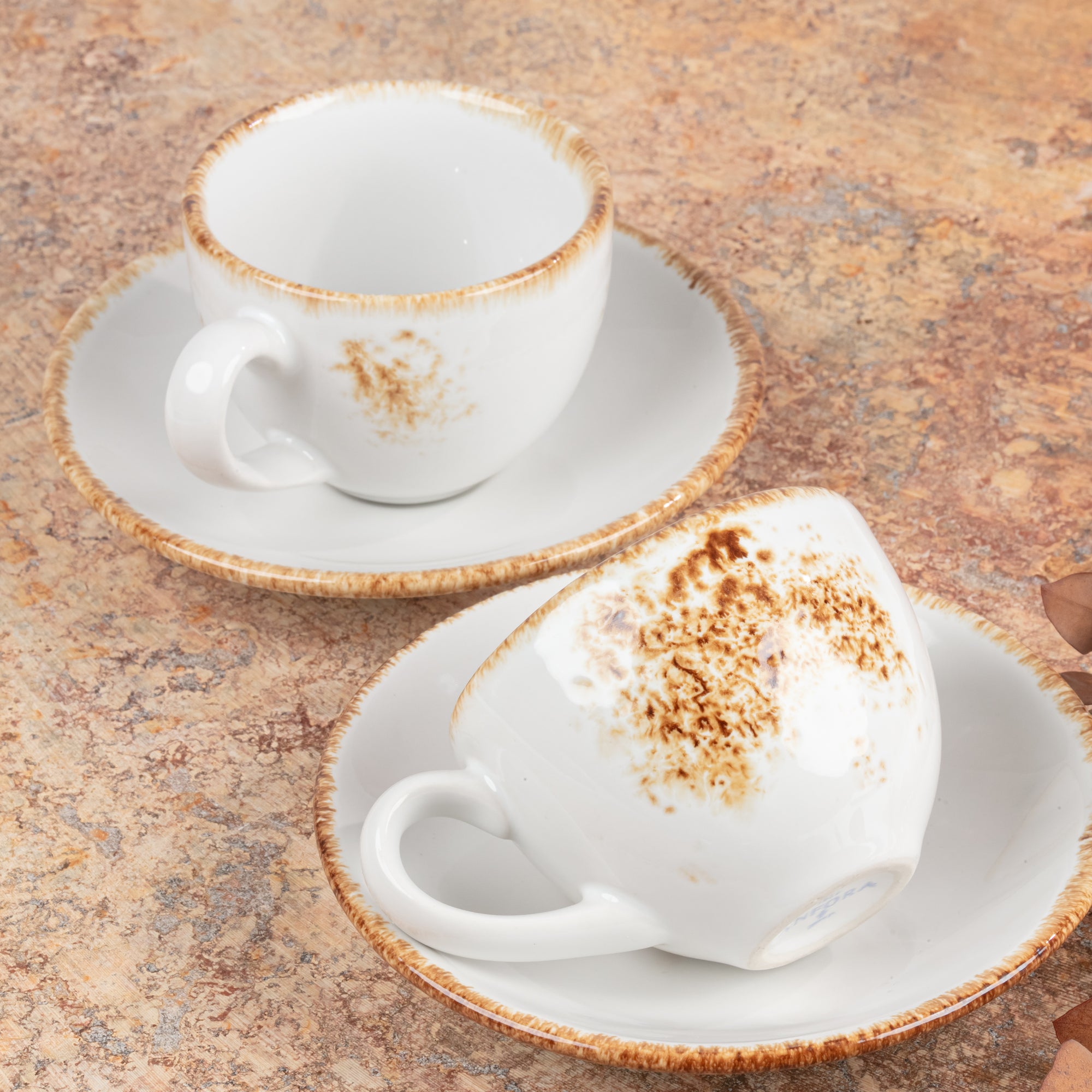 Set de 2 Tazas con Plato | Colección Artisan