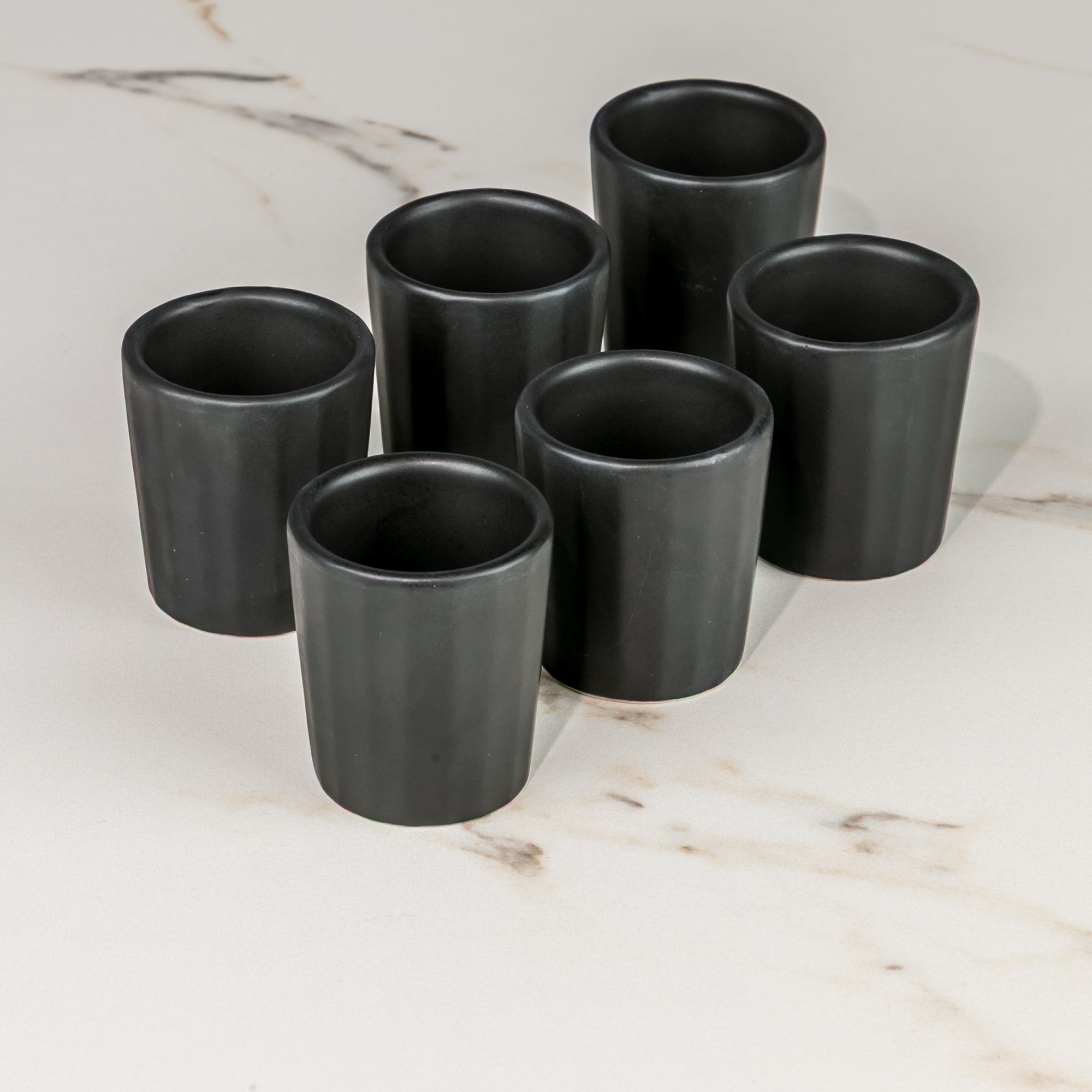Set de 6 mezcaleros de Cerámica Negro Mate