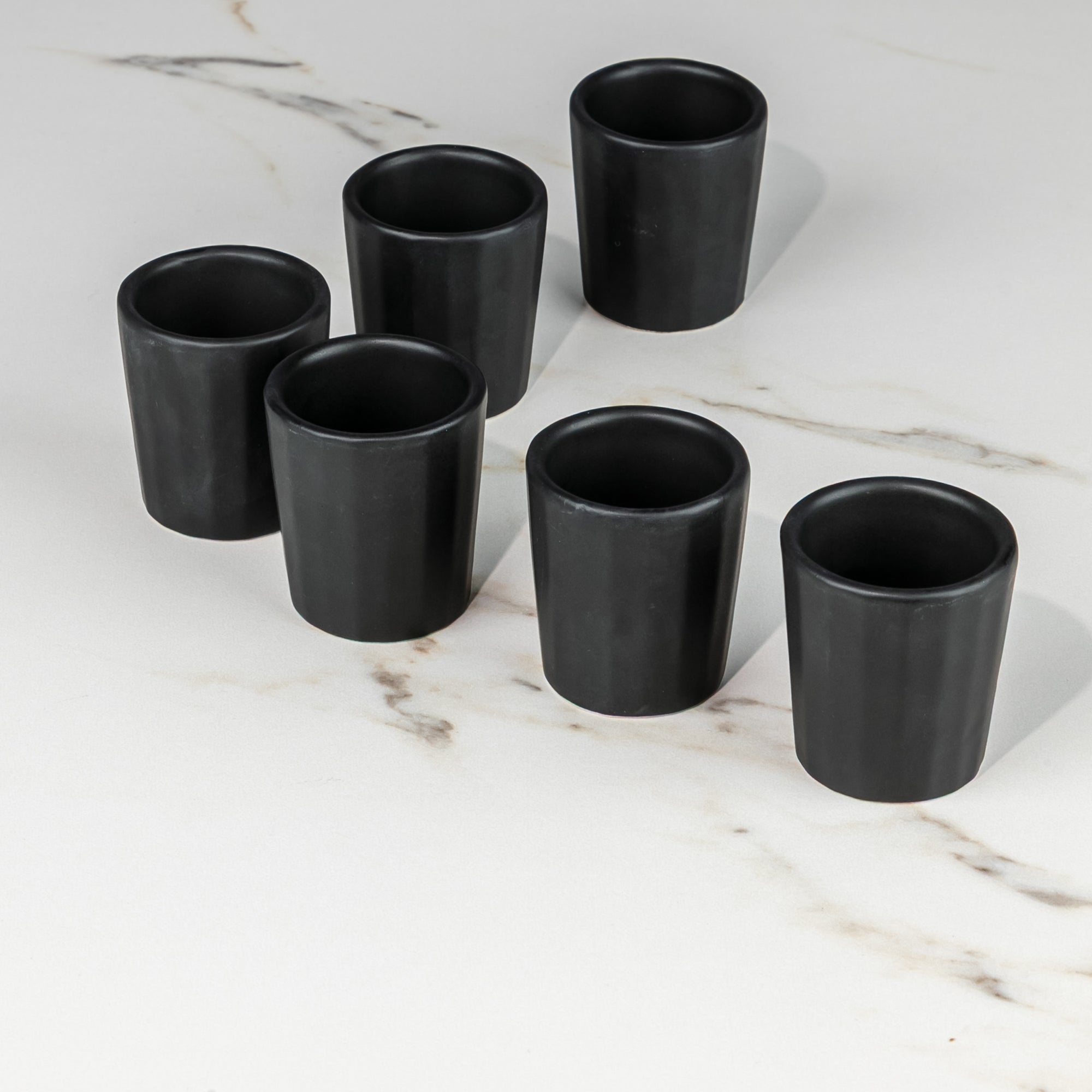 Set de 6 mezcaleros de Cerámica Negro Mate