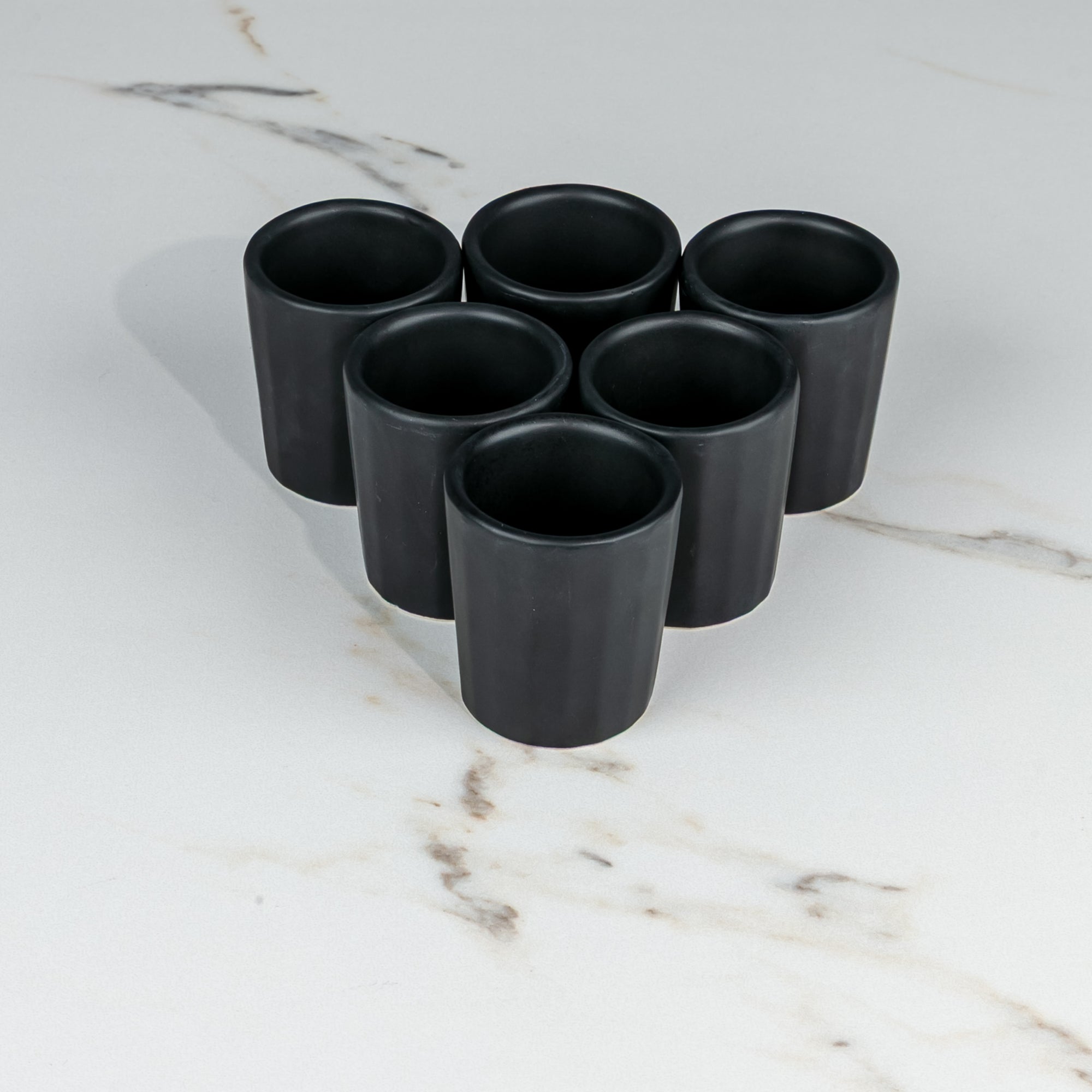 Set de 6 mezcaleros de Cerámica Negro Mate