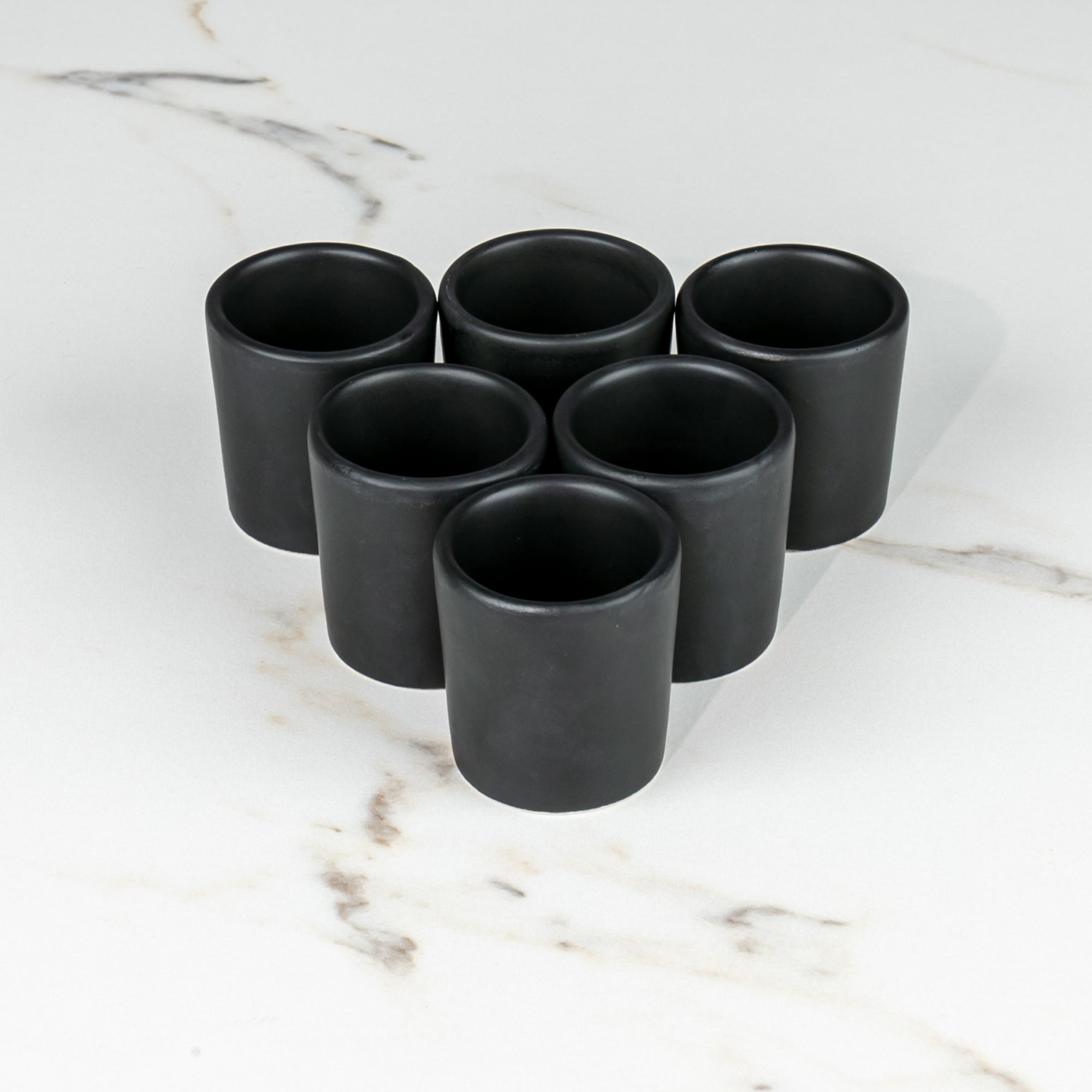 Set de 6 mezcaleros de Cerámica Negro Mate